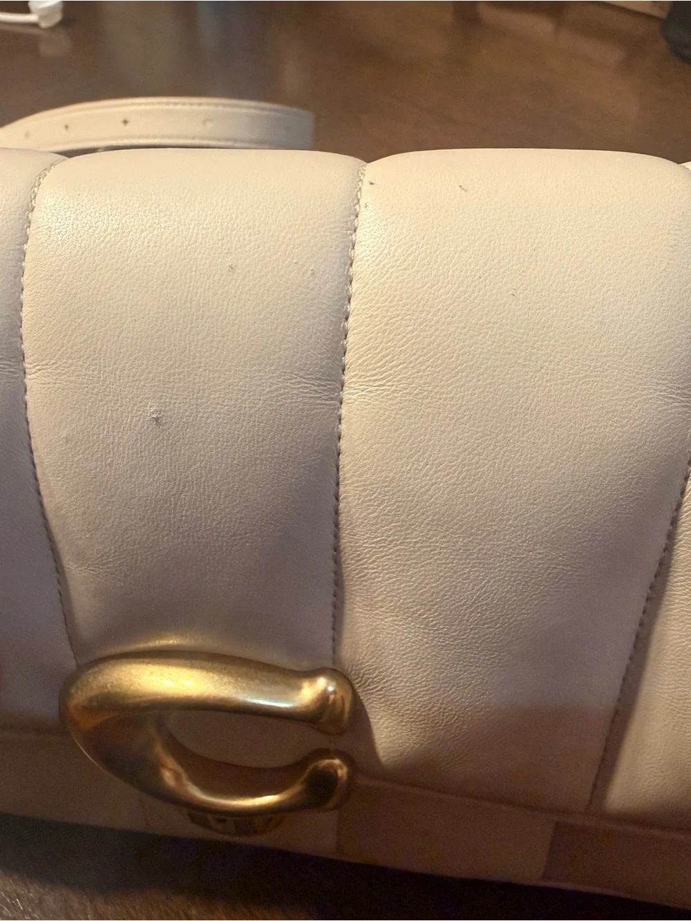 Coach elegant cream